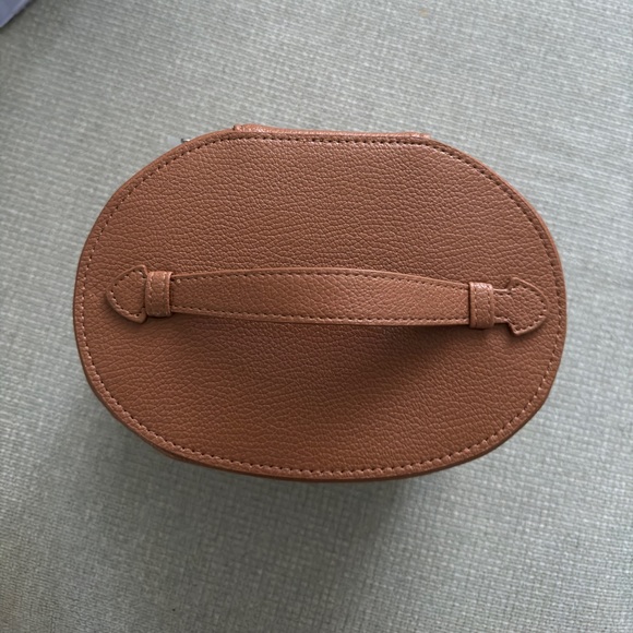 NEW SAIE VANITY CASE - Picture 4 of 5